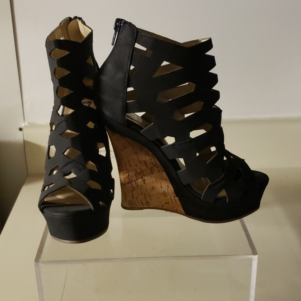 Wedge heels - Picture 1 of 6